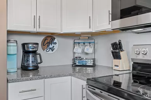 Kitchen - 18013 Roberds Lake Blvd, Faribault, MN 55021 photo 8 of 10