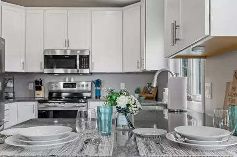 Kitchen - 18013 Roberds Lake Blvd, Faribault, MN 55021 photo 3 of 10