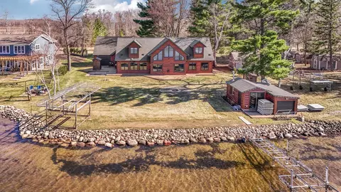 35902 Hoffman Beach Dr, Hillman, MN 56338