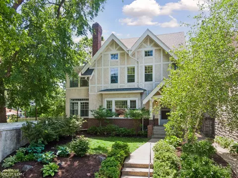 2517 W 42nd St, Minneapolis, MN 55410