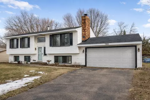 7062 Sherwood Rd, Woodbury, MN 55125