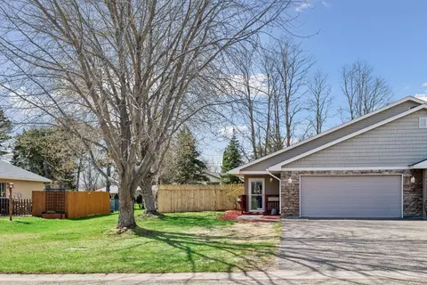 1135 Hidden Ln, New Richmond, WI 54017