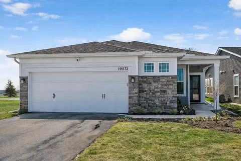 19572 102nd Pl, Rogers, MN 55374