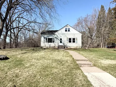207 Grove St N, Mora, MN 55051