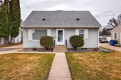 1633 10th Ave S, Fargo, ND 58103