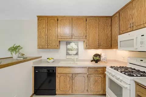 Kitchen - 6022 114th Pl N, Champlin, MN 55316 photo 4 of 5