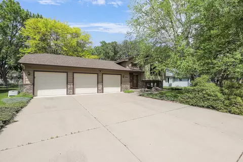 6022 114th Pl N, Champlin, MN 55316