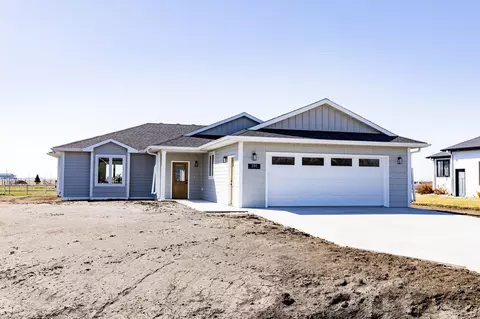 291 Liberty Ln, Horace, ND 58047