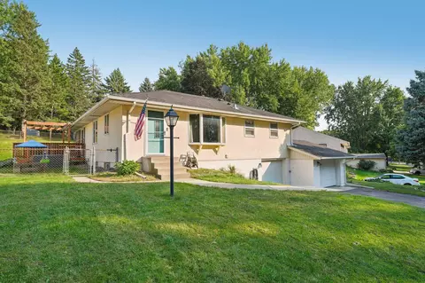 401 Grafton Ave N, Oakdale, MN 55128