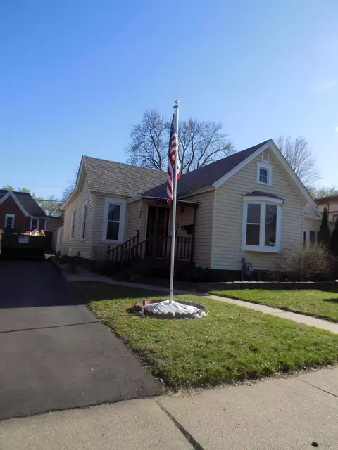 306 Goodhue St, Saint Paul, MN 55102