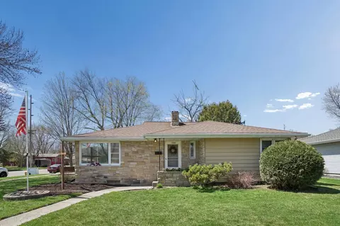 1601 Knight Ave N, Glencoe, MN 55336