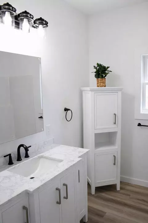 Bath - 9299 Wise Rd, Brainerd, MN 56401 photo 4 of 4