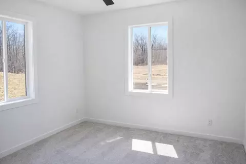 Bedroom - 9299 Wise Rd, Brainerd, MN 56401 photo 4 of 5