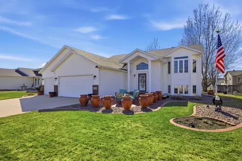 3321 Washington St S, Fargo, ND 58104