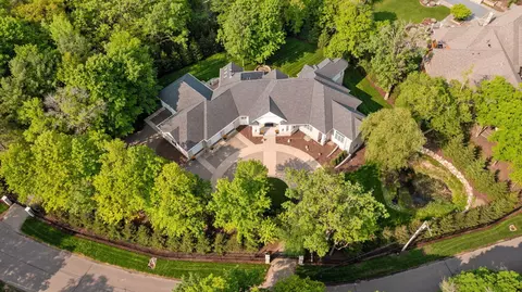 2112 Meeting St, Wayzata, MN 55391