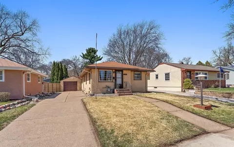 1287 Calumet Ave, West Saint Paul, MN 55118
