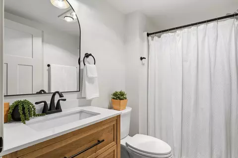 Bath - 719 Eastridge Dr, Northfield, MN 55057 photo 5 of 5