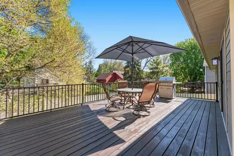 Exterior - 719 Eastridge Dr, Northfield, MN 55057 photo 4 of 11
