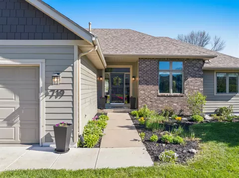 Exterior - 719 Eastridge Dr, Northfield, MN 55057 photo 2 of 11