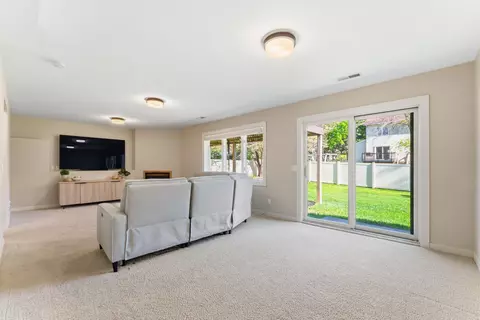 Living - 719 Eastridge Dr, Northfield, MN 55057 photo 8 of 9