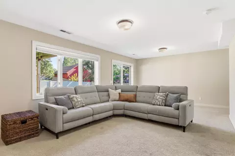 Living - 719 Eastridge Dr, Northfield, MN 55057 photo 9 of 9