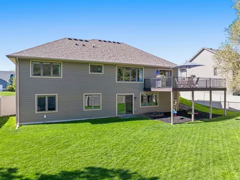 Exterior - 719 Eastridge Dr, Northfield, MN 55057 photo 8 of 11