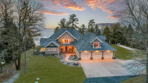 1242 Maple Leaf Trl NW, Walker, MN 56484