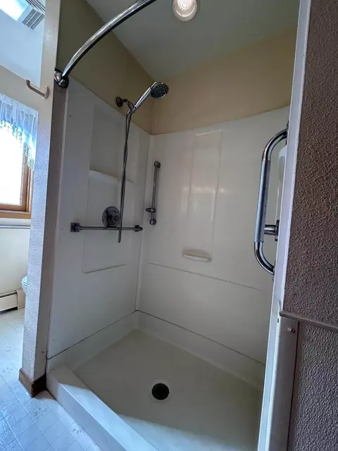 Bath - 549 23 E, Milaca, MN 56353 photo 4 of 7