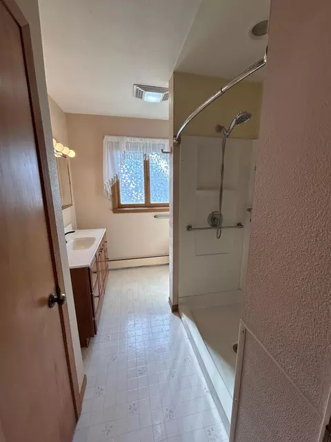 Bath - 549 23 E, Milaca, MN 56353 photo 1 of 7