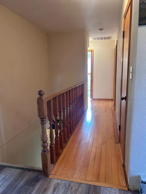Entry Way - 549 23 E, Milaca, MN 56353 photo 2 of 2
