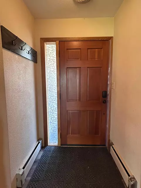 Entry Way - 549 23 E, Milaca, MN 56353 photo 1 of 2