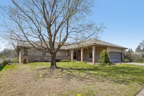 8912 Vincent Pl, Bloomington, MN 55431