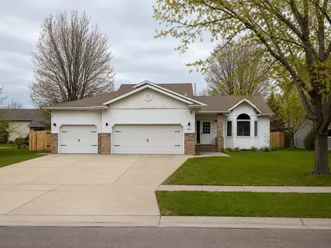 2817 38 12 Ave S, Fargo, ND 58104