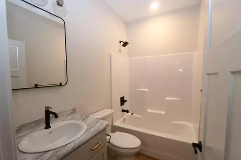 Bath - 1005 8th Ave NE, Perham, MN 56573 photo 2 of 2