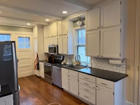 Kitchen - 528 11th St, Windom, MN 56101 photo 2 of 4