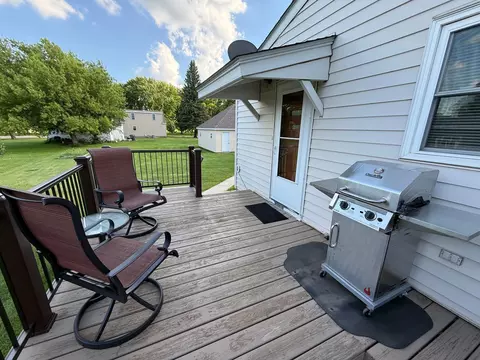 Exterior - 407 E Fairview Ave, Olivia, MN 56277 photo 2 of 4