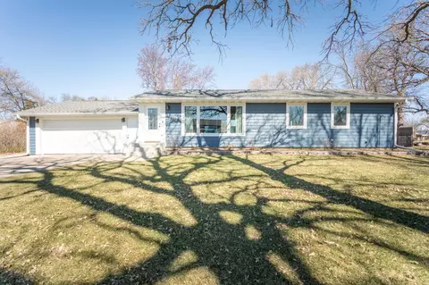 1207 Donna Dr NW, Alexandria, MN 56308