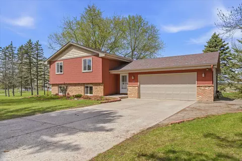 19620 Jackie Ln, Rogers, MN 55374