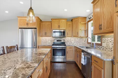 Kitchen - 19620 Jackie Ln, Rogers, MN 55374 photo 5 of 8