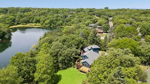 776 Golden Meadow Rd, Eagan, MN 55123