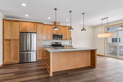 2121 Village Trl, Mound, MN 55364