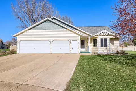 39 Jefferson Ct, Hastings, MN 55033