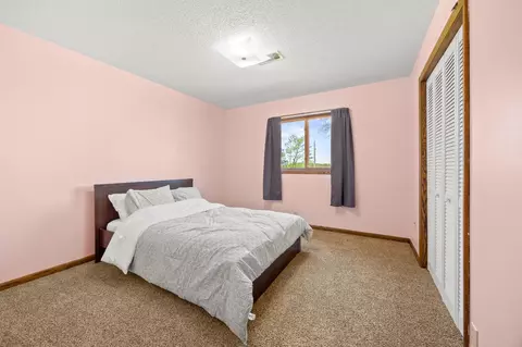 Bedroom - 18986 Csah 14, Darwin, MN 55324 photo 2 of 3