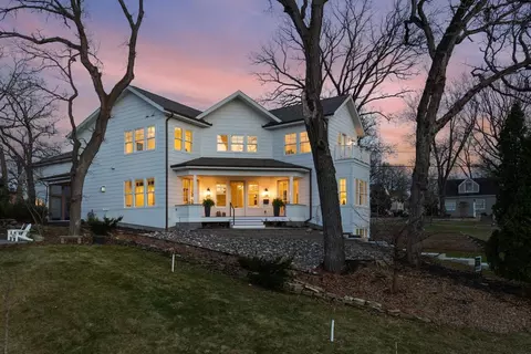 4717 Meadow Rd, Edina, MN 55424