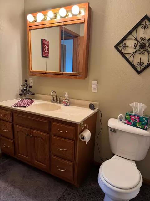 Bath - 402 Main Ave, Colgate, ND 58046 photo 2 of 4