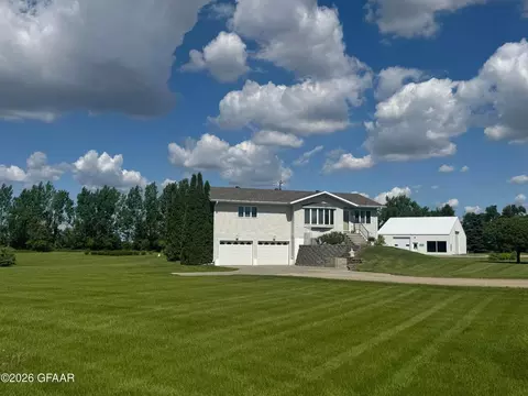 402 Main Ave, Colgate, ND 58046