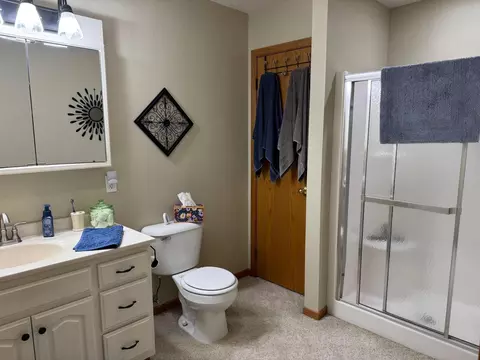 Bath - 402 Main Ave, Colgate, ND 58046 photo 3 of 4