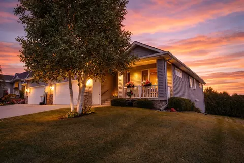 2200 Greenfield Dr W, Northfield, MN 55057