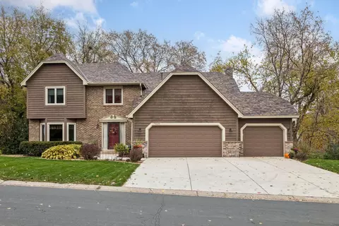 7429 Upper 136th St W, Apple Valley, MN 55124