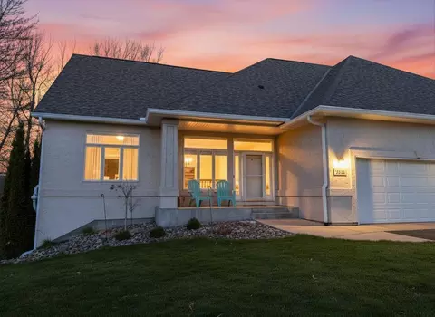 2335 Abbey Pt, Shakopee, MN 55379